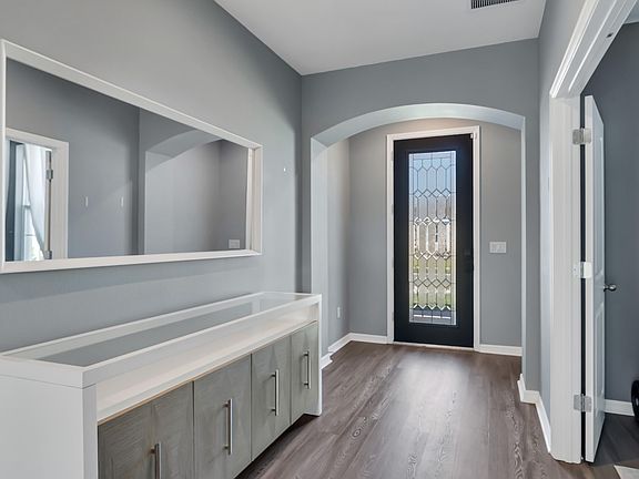 2nd image of 1261 Lone Palm Way