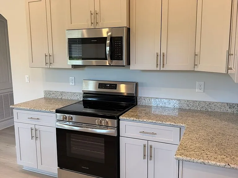 1007 Bayside St — Photo 6