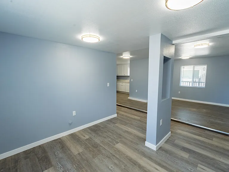 10374 Long Beach Blvd #1M — Photo 28