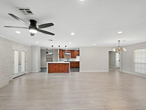 5th image of 5911 Rutherglenn Dr