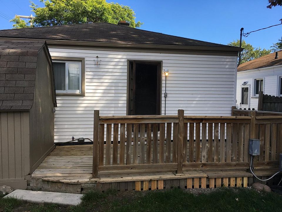 2nd image of 24941 Grove Ave