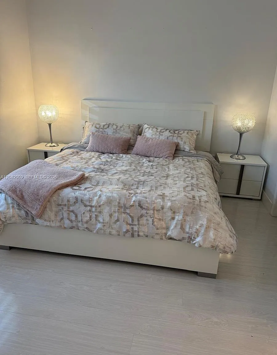 El-Ad Villaggio Condo Bld — Photo 3