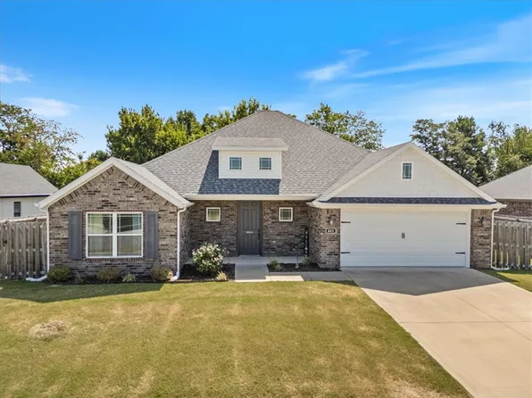 411 Aster St, Centerton, AR 72719