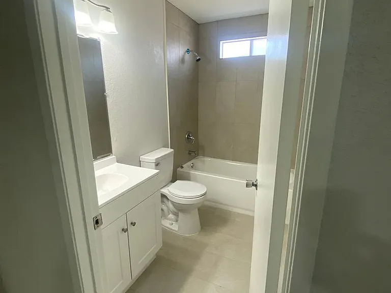 1509 E Harmon Ave — Photo 33