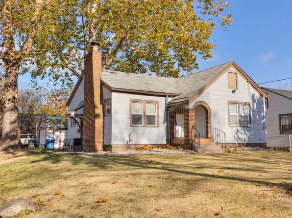 2425 Prospect Rd, Des Moines, IA 50310
