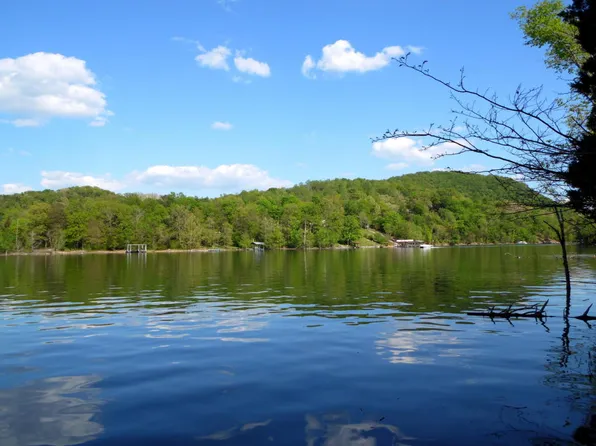 Shawnee Dr, Jacksboro, TN 37757