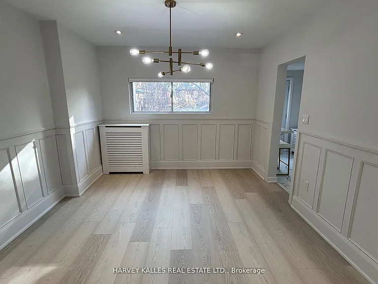 207 Old Orchard Grv — Photo 4
