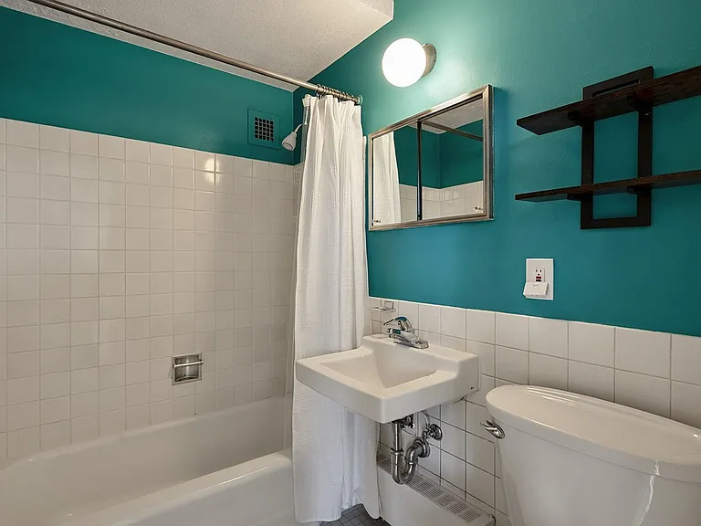 1301 Delaware Ave SW #812 — Photo 16