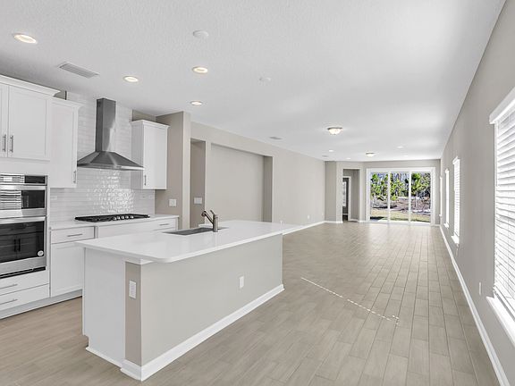 5th image of 36 Wineberry Ln