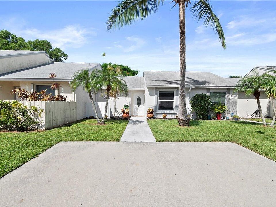 1st image of 258 Palmetto Ct