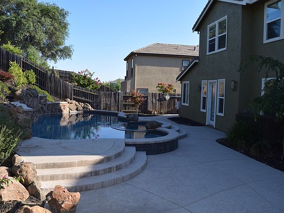 3rd image of 3035 Orchard Park Way