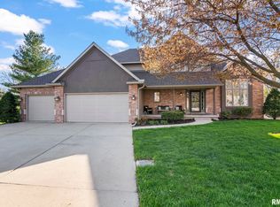 333 Keystone Dr, Chatham, IL 62629