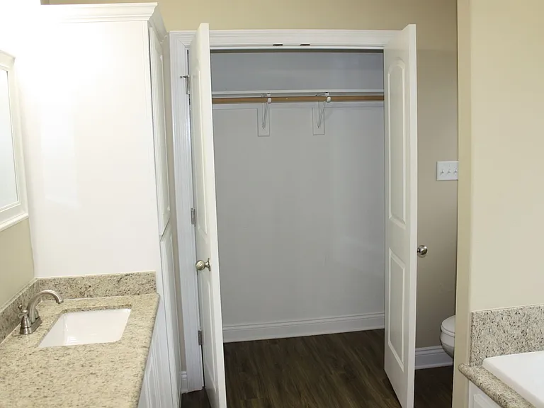 217 Gano St — Photo 11