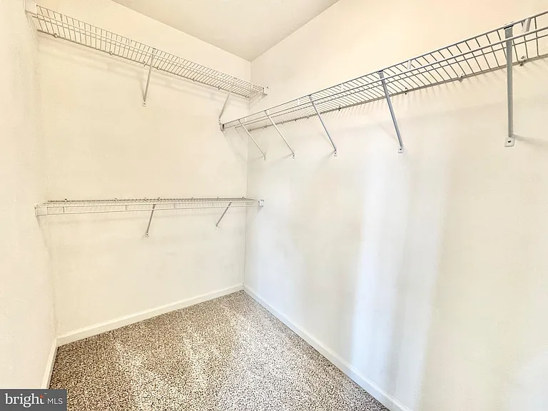 412 S Greenberry Ln — Photo 14
