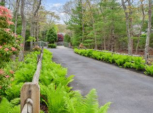 10 W Hills Ct, Southampton, NY 11968