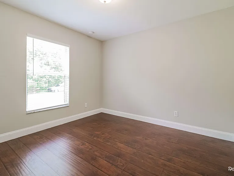 2914 46th St SW — Photo 9