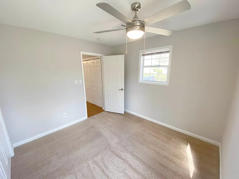 1575 Foote St NE #B — Photo 14