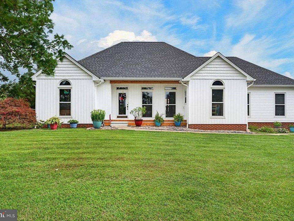 1st image of 3 Rowe Dr
