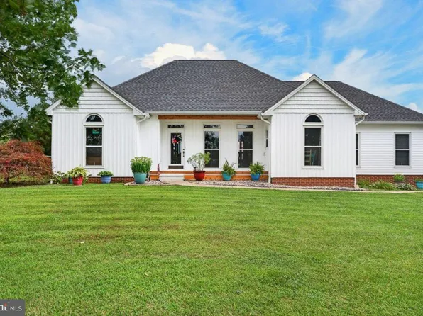 3 Rowe Dr, Luray, VA 22835