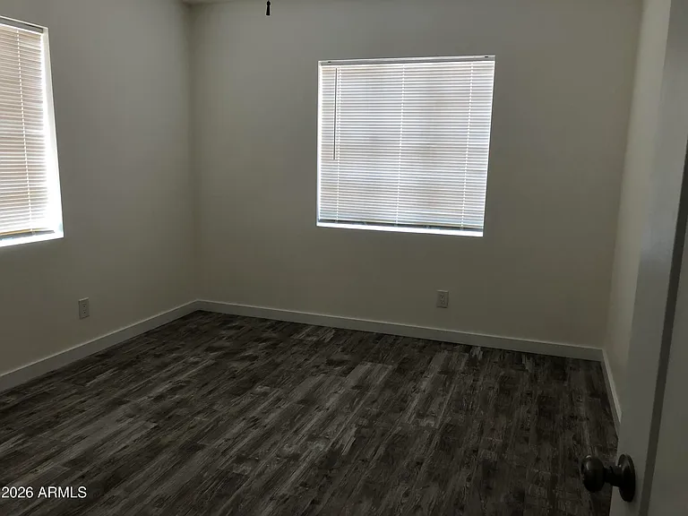 326 W Highland Ave — Photo 16