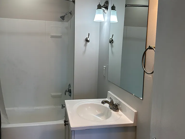 105.5 N Saginaw St #1 — Photo 17