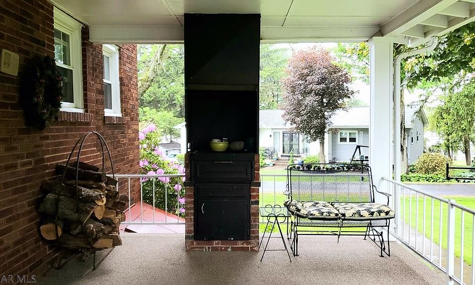 5 Fairlawn Dr, Hollidaysburg, PA 16648 Zillow