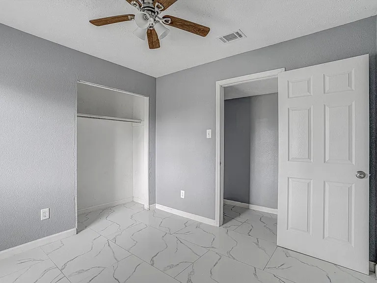 14618 Flair Dr — Photo 21