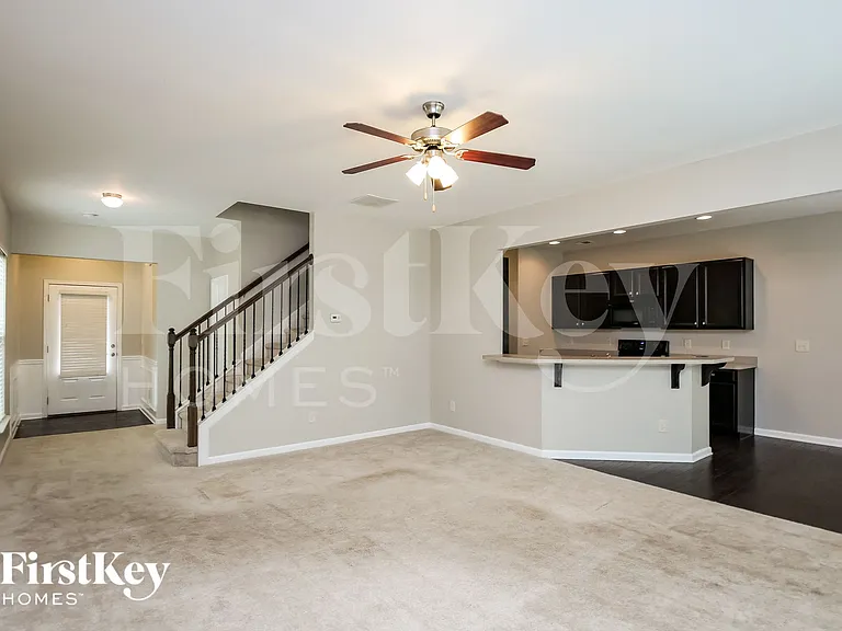 1211 Image Ives Dr — Photo 3