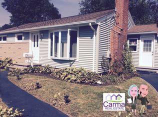 16 Dedham Rd, Warwick, RI 02888