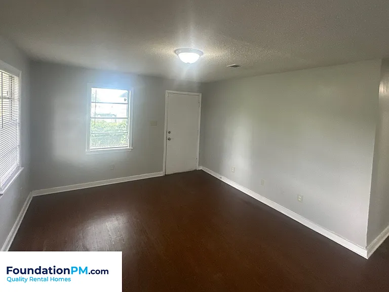732 Tampa Ave — Photo 7