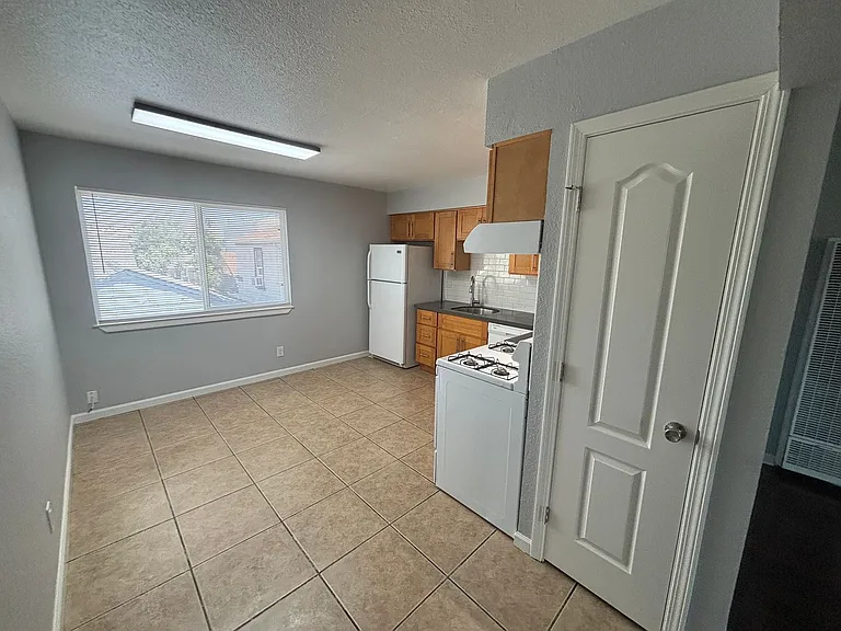 Available Spacious Apartments at H Street, Antioch, CA — Photo 13