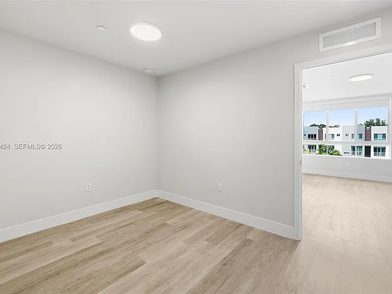 2505 NE 193rd St #4215 — Photo 33