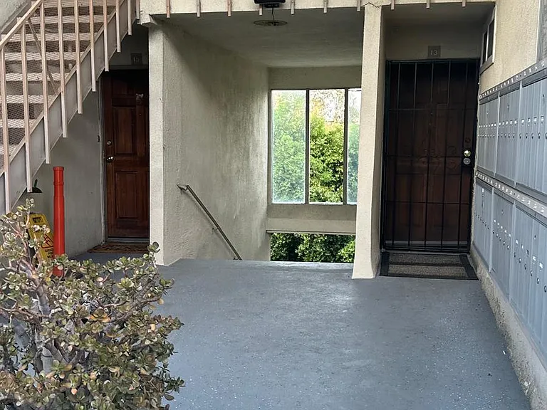 1611 W Garvey Ave — Photo 5