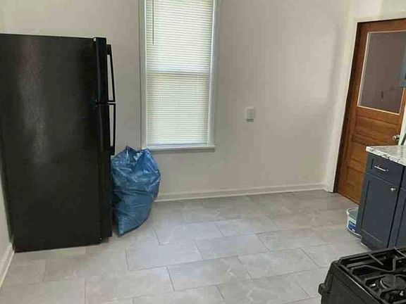 4th image of 27 Evans St #1F