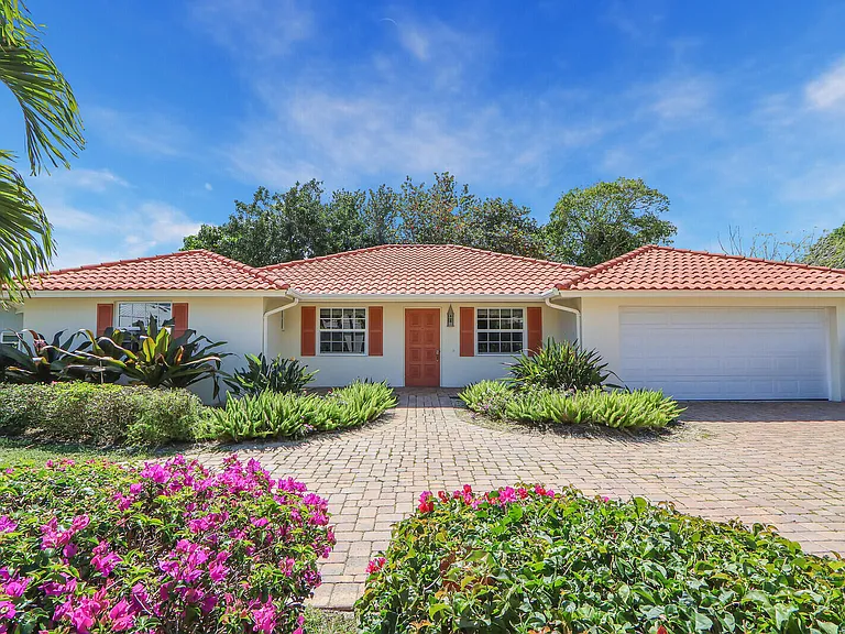 8574 SE Seagrape Way — Photo 4