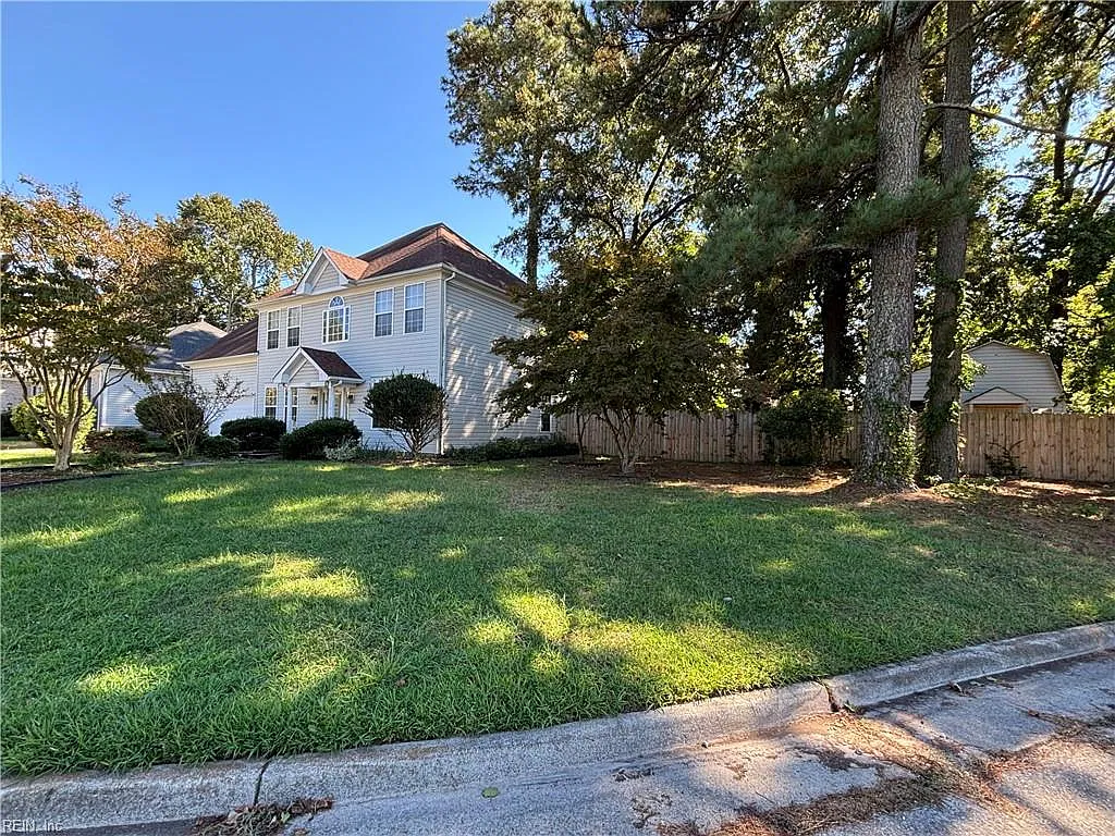 4 bed, 2.5 bath, 2280 sqft, $2,900 — Photo 2
