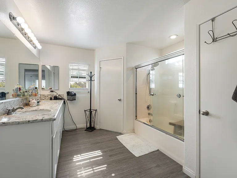 6393 Shorthorn Dr — Photo 16