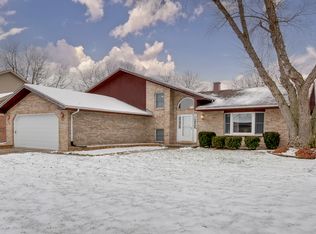 18416 Holland Rd, Lansing, IL 60438