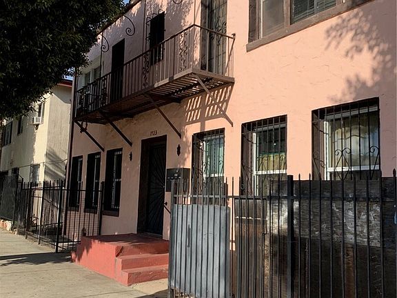 5th image of 1923 W Florence Ave #A