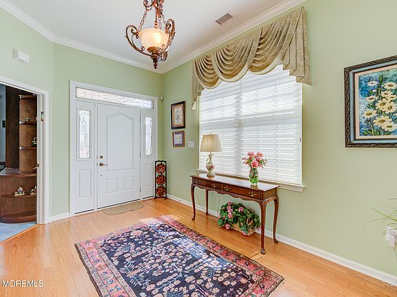 5th image of 79 Gables Way