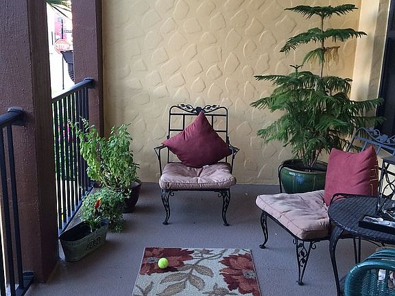 Porch viewing fountains