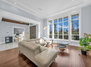 4133 Victory St, Burnaby, BC V5J 1P6