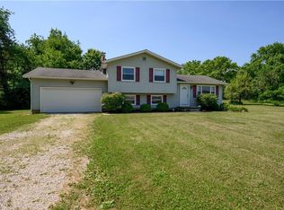 1976 Wright Rd, Akron, OH 44320