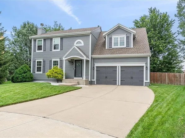 16365 S Blake St, Olathe, KS 66062