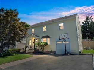 129 Rutgers Pl, Nutley, NJ 07110