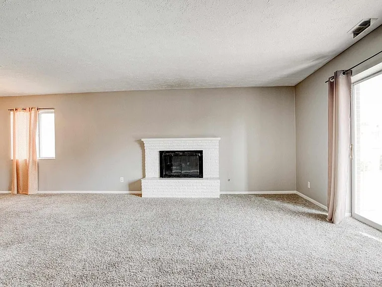 500 S 37th St #207 — Photo 8
