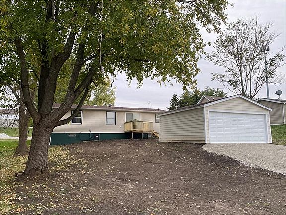 3rd image of 209 W Rock Island St