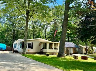 128 Cottage Dr, Prudenville, MI