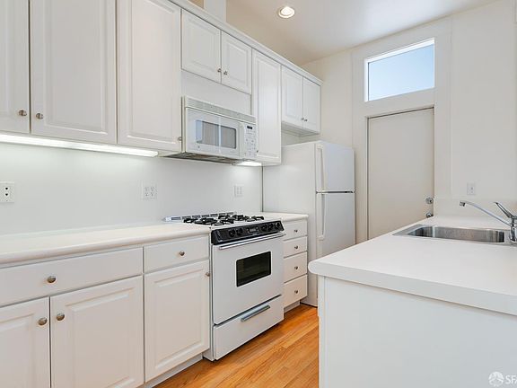 2nd image of 2664 Baker St