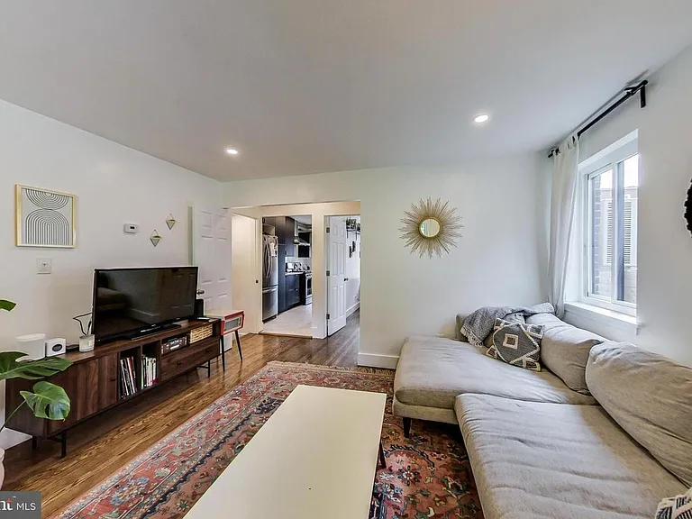 213 Hawaii Ave NE #1 — Photo 6